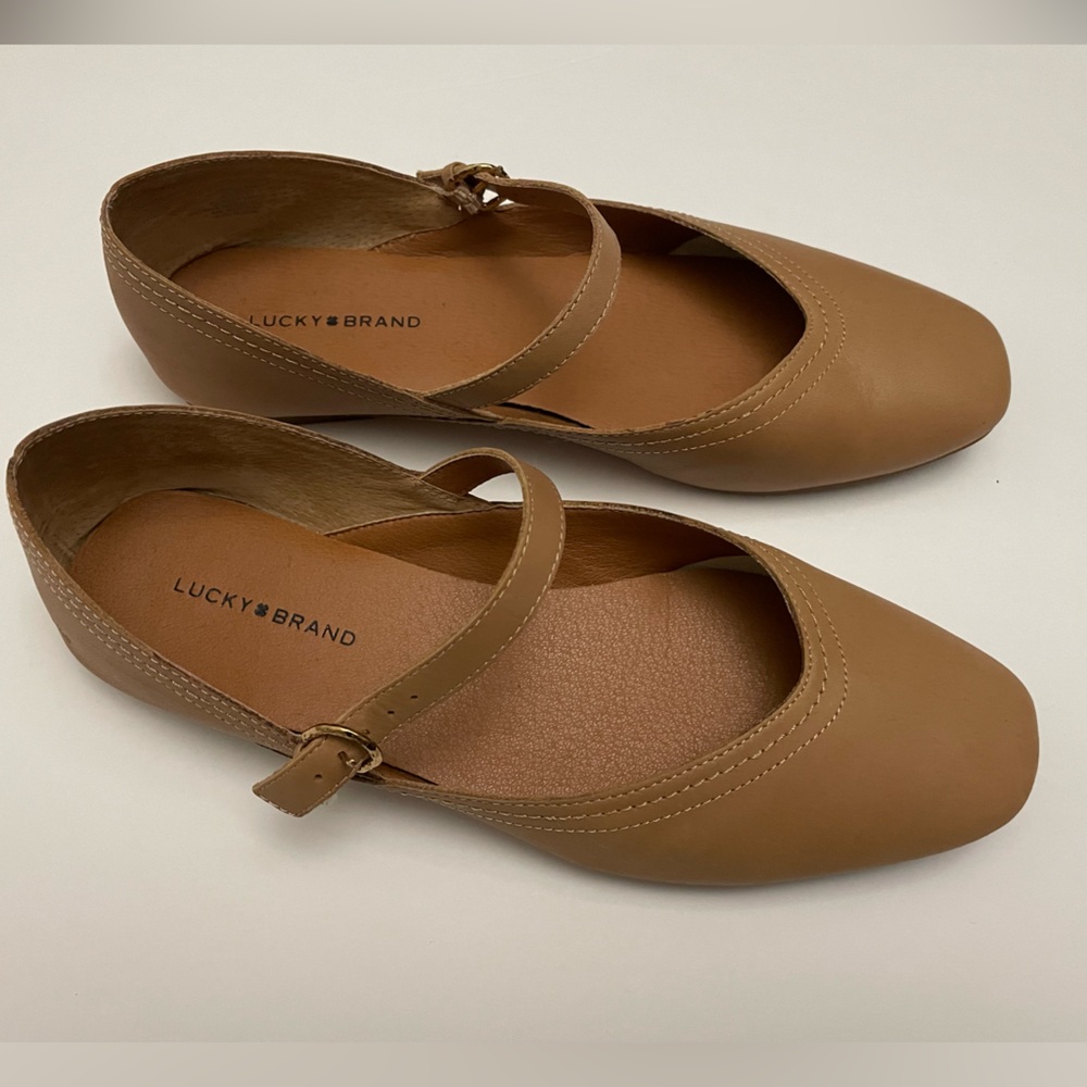 Lucky Brand Women's Albajane Mary Jane Flat, Tan, 9.5